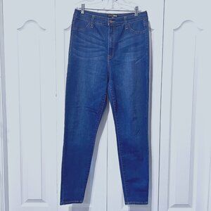 Fashion Nova Size 13/31 Stretch Jeans-Ankle Comfy Casual Jeans-Blue Distressed